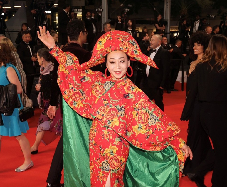 世界夫人张萍闪耀戛纳红毯：从梦想到世界舞台的华丽蜕变